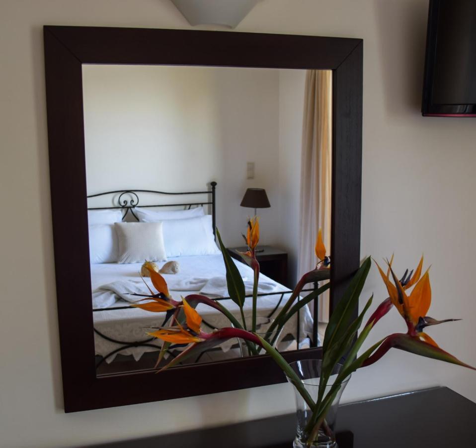 Marina Pansion Hotell Nydrí Eksteriør bilde